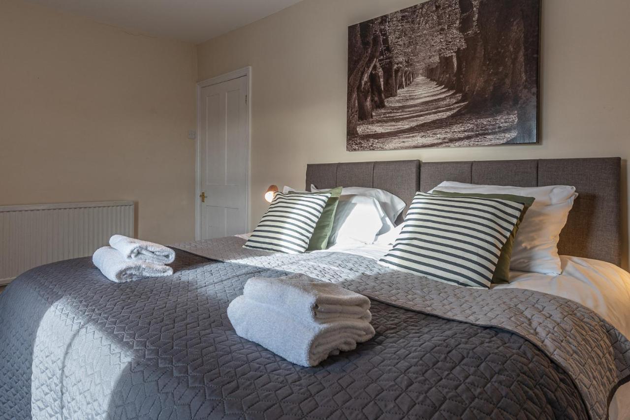 3 Bedroom Home Sleeps 5 Close To Chester City Centre Welcomes Couples, Small Groups, Families And Contractors Exterior photo